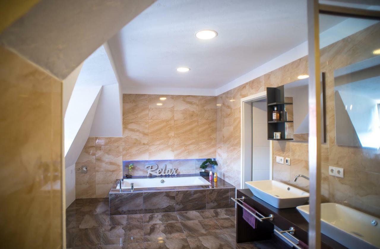 Buri Island Apartman Hoyerswerda Kültér fotó